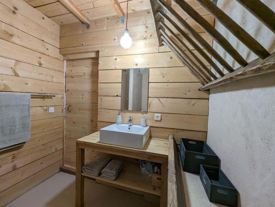 Logement - Studio Independant A Pérouges 외부 사진